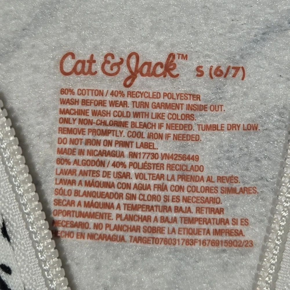 Cat&Jack White Zip Up Hoodie Black Skull Print Pockets Sz 6/7 Halloween